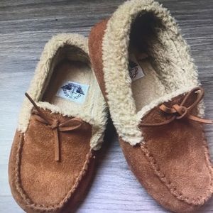 Fleece lined lndoor slip on moccasin slippers shoes
